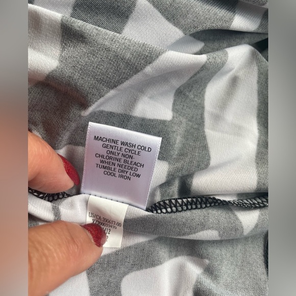 Banana Republic Black & White Geometric Print Stretch Wrap Dress, Small Petite - Picture 5 of 6